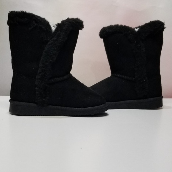 Toddler Tulip Hem Fuzzy Cozy boots Girls Size 7 toddler NEW - Picture 2 of 8